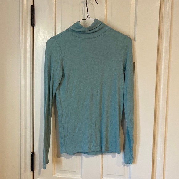 Light blue Aerie “real soft” turtle neck. Size S - Picture 1 of 4